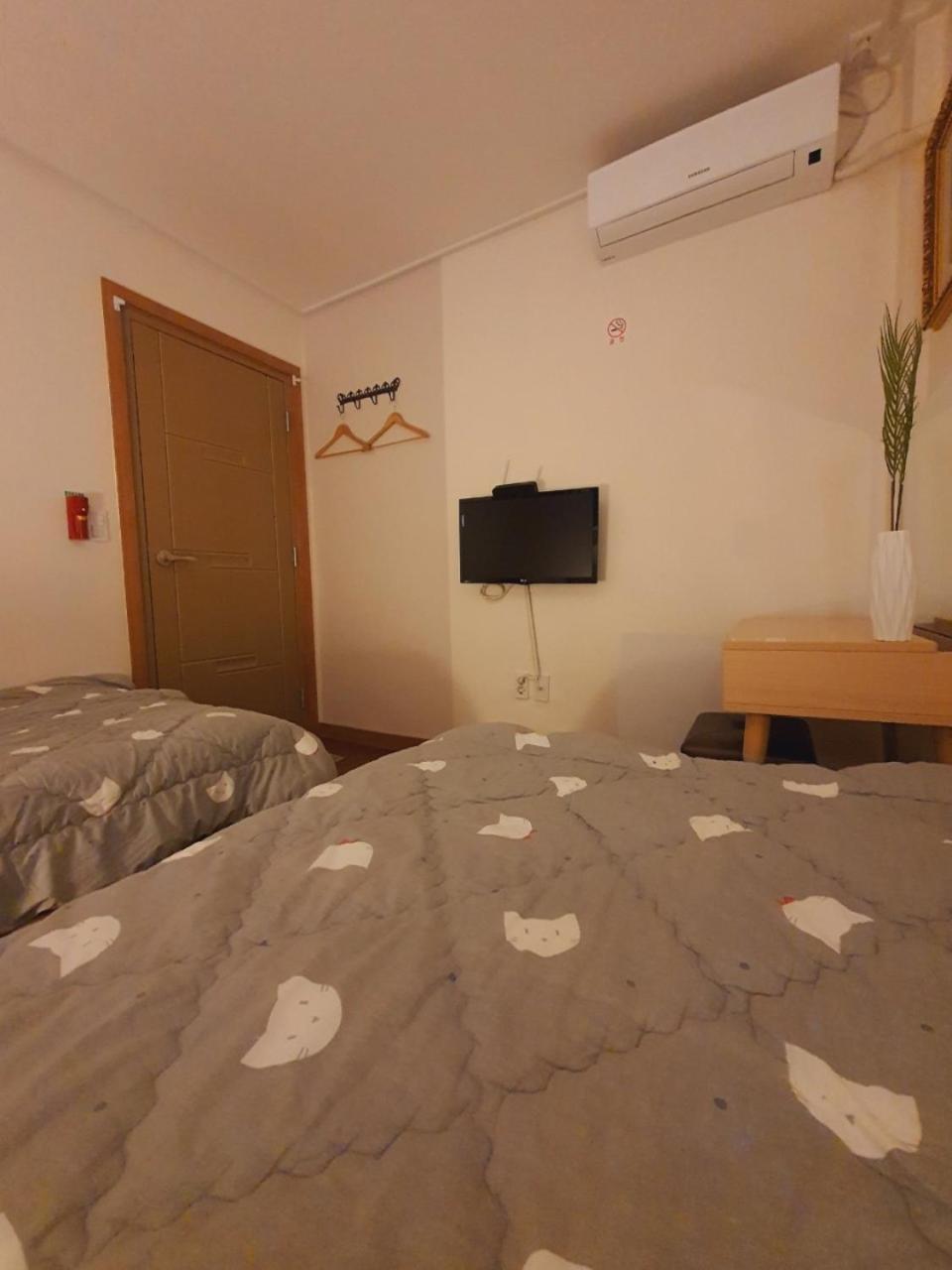 Rgb Guesthouse Jeonju Extérieur photo